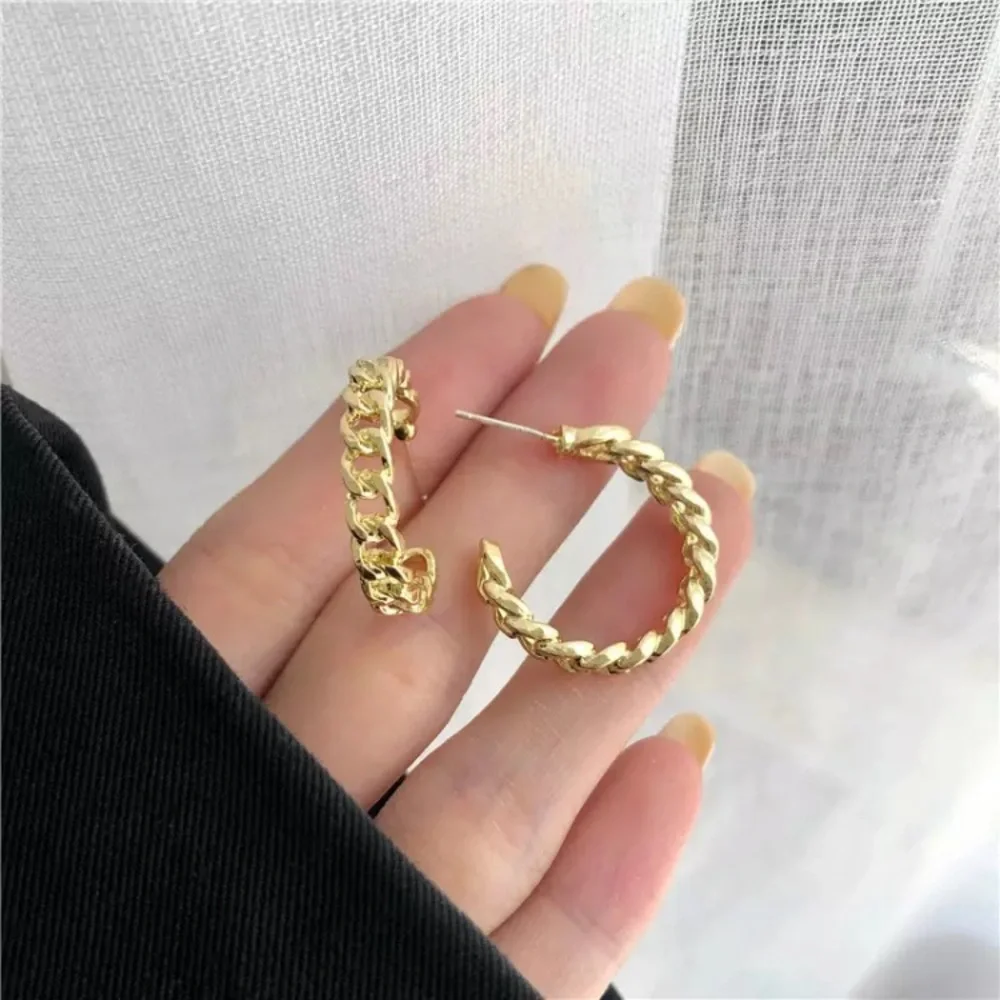 “City Girl” Chain Link Gold Hoop Open Circle Classic Chic Modern Casual Earrings - Picture 7 of 9